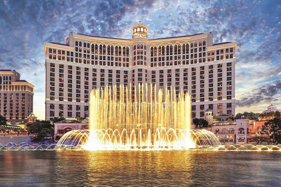Bellagio Casino Fountain & light show